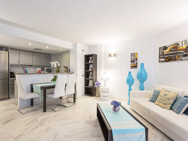 Living / Dining Room with Kitchen
