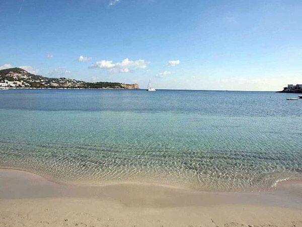 alamanca Beach, 5 minutes walking